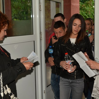Проверка на документите и начало на зрелостния изпит в хасковската професионална гимназия по туризъм 