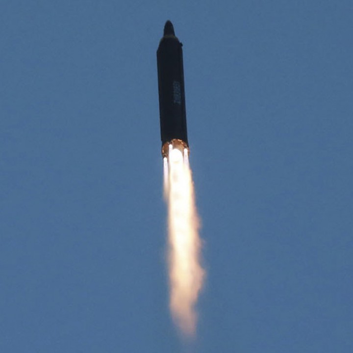 Новата балистична севернокорейска ракета ”Хуасонг 12” преминава усилени изпитания напоследък