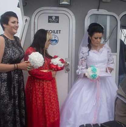 Ирландка се омъжи на яхта за призрак