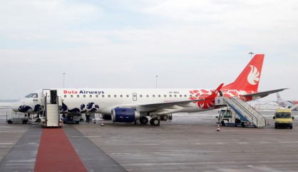 Самолетът, с който бе извършено първото пътуване Баку - София