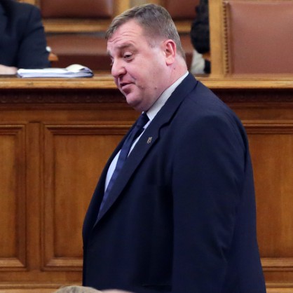 Красимир Каракачанов също беше в пленарната зала