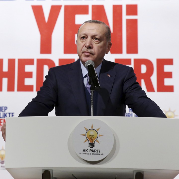 Президентът Реджеп Тайип Ердоган посочи, че турската военна операция в Сирия ще продължи към границата с Ирак
