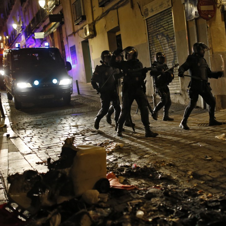 Сблъсъци между мигранти и полицията в Мадрид