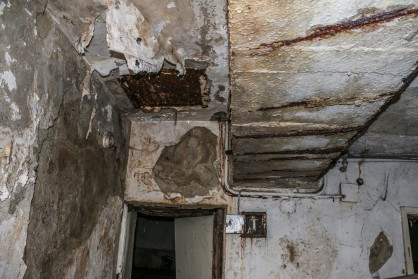 Подземията на мавзолея в София