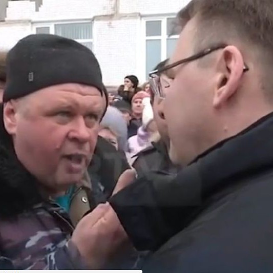 Разгневени граждани на Волоколамск искат обяснение от кмета на района