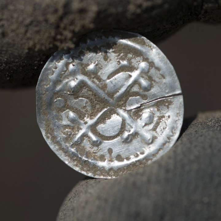 Около 100 сребърни монети са от времето на Харалд Гормсон