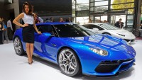 Lamborghini разработва модел на ток с 4 места