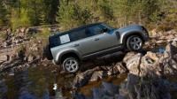 Брутална реклама за новия Land Rover Defender