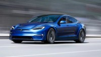 Tesla Model S Plaid показа мускули на аутобана