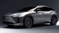 Toyota ще акцентира повече на електромобилите си