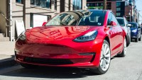 Бъдещите електрически автомобили на Tesla ще са без шофьор